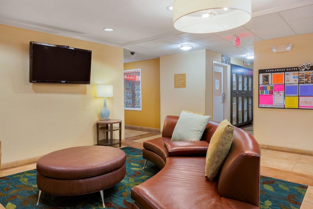 Candlewood Suites Medford By Ihg Экстерьер фото