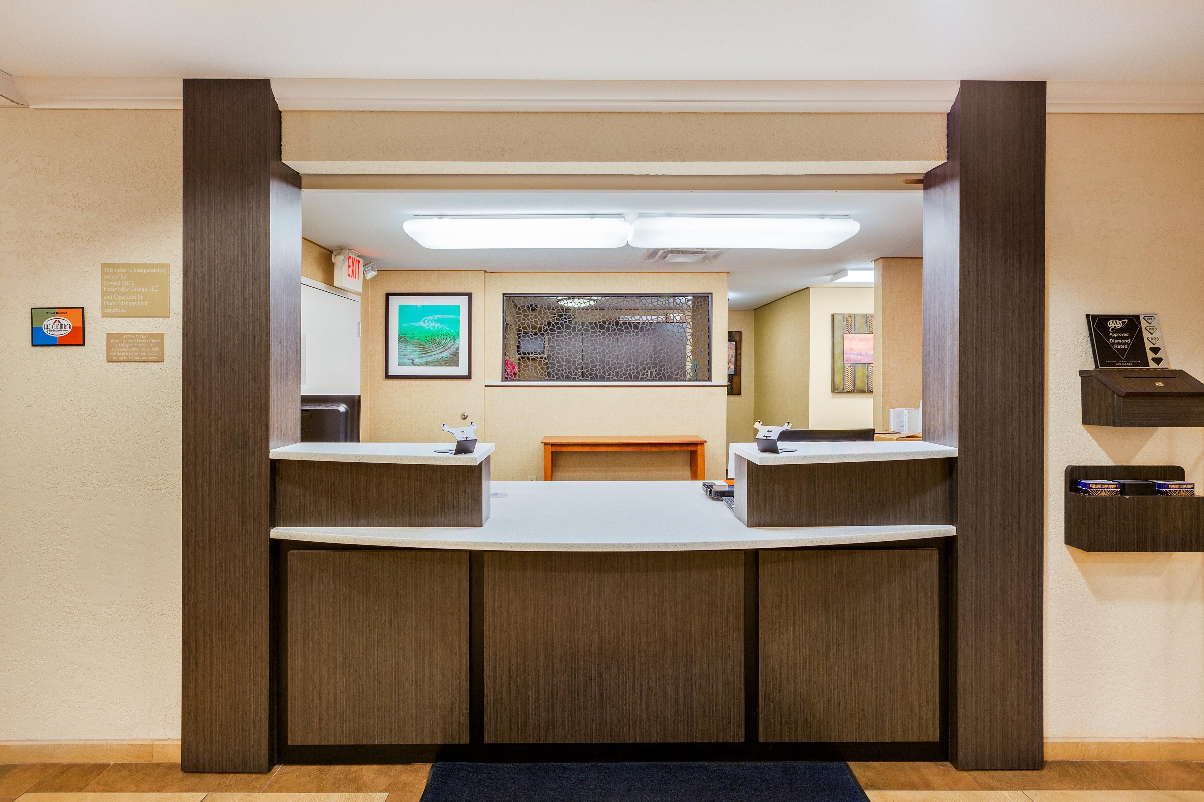 Candlewood Suites Medford By Ihg Экстерьер фото