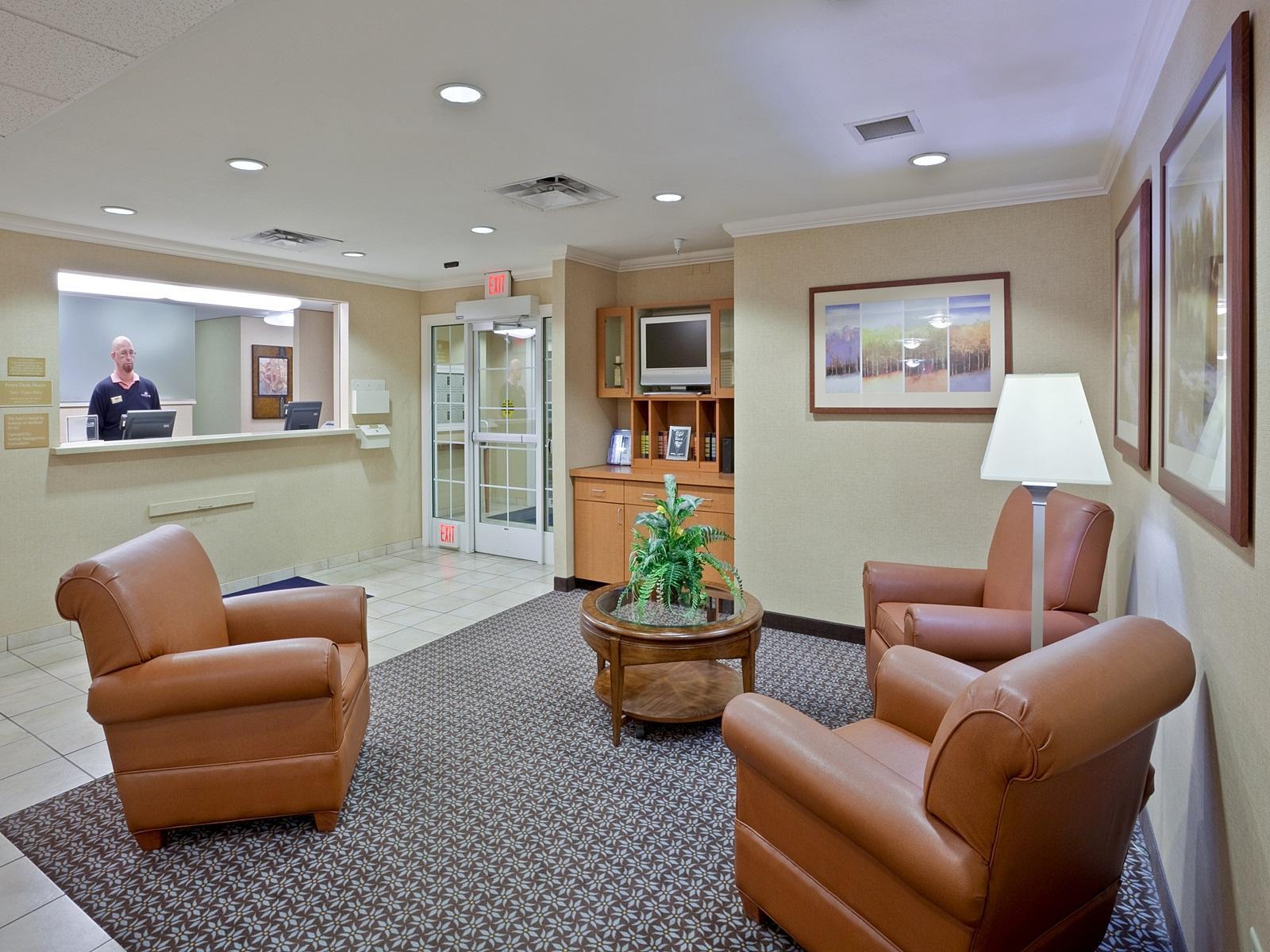 Candlewood Suites Medford By Ihg Экстерьер фото