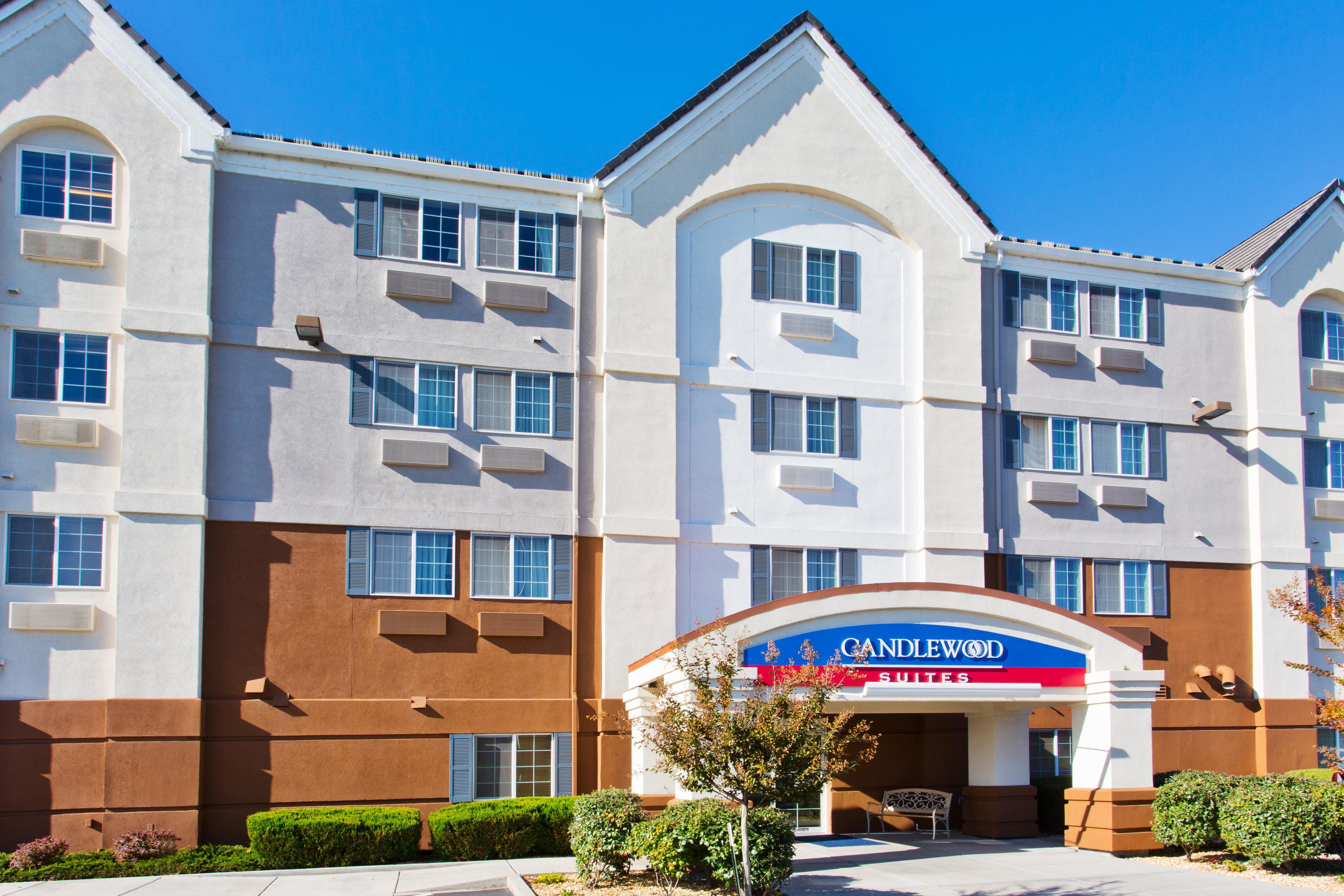 Candlewood Suites Medford By Ihg Экстерьер фото