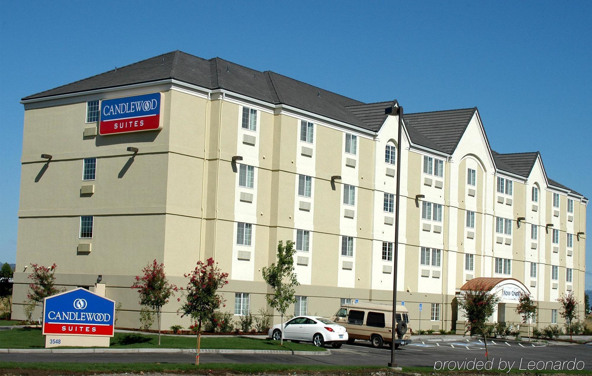 Candlewood Suites Medford By Ihg Экстерьер фото