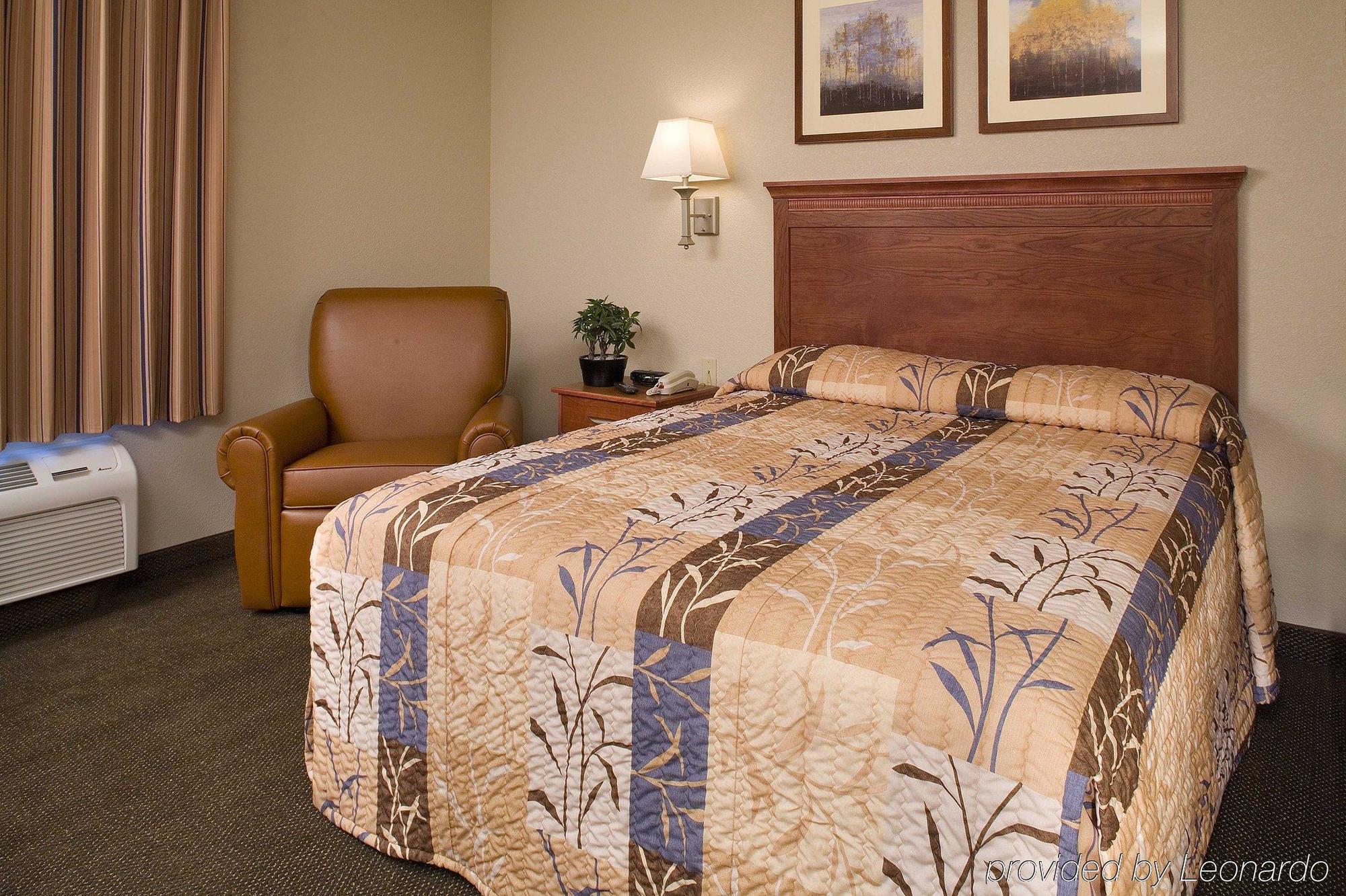 Candlewood Suites Medford By Ihg Экстерьер фото