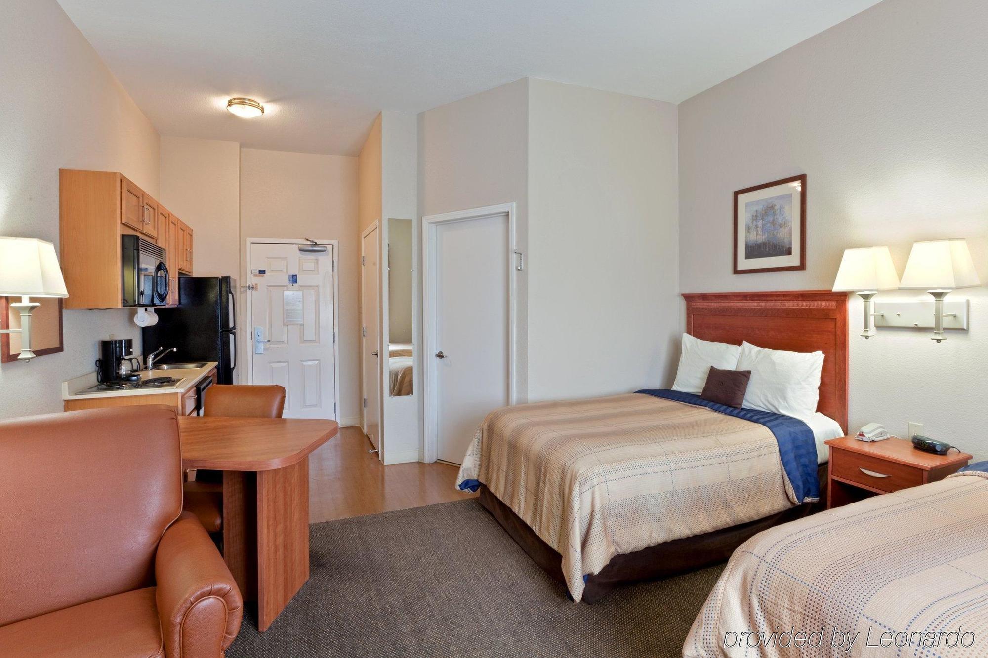 Candlewood Suites Medford By Ihg Экстерьер фото