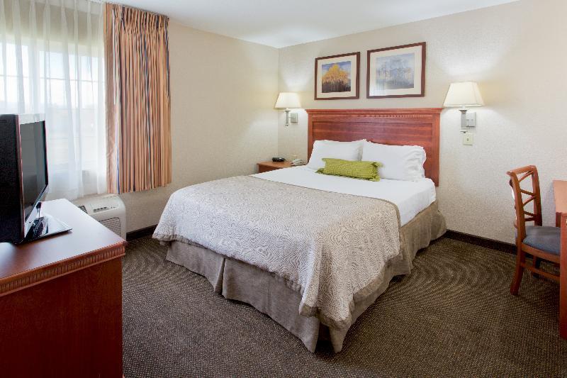 Candlewood Suites Medford By Ihg Экстерьер фото